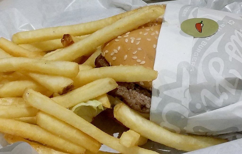 Man Goes To Carl’s Jr And Is Denied Burger Combo Meal