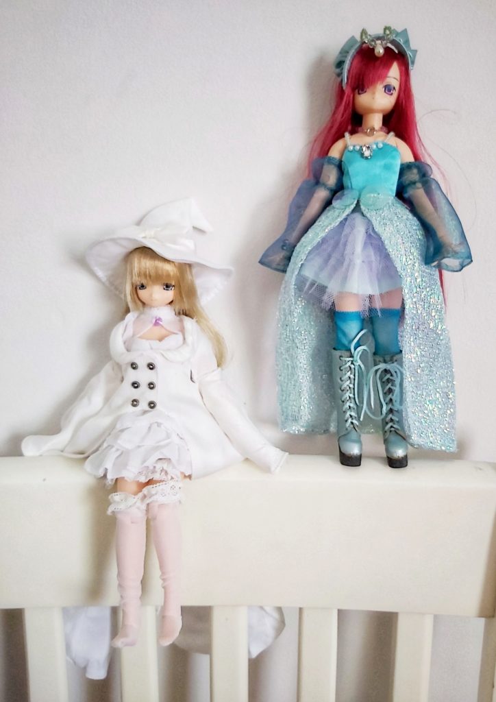 Azone Pureneemo dolls Mia and Aika