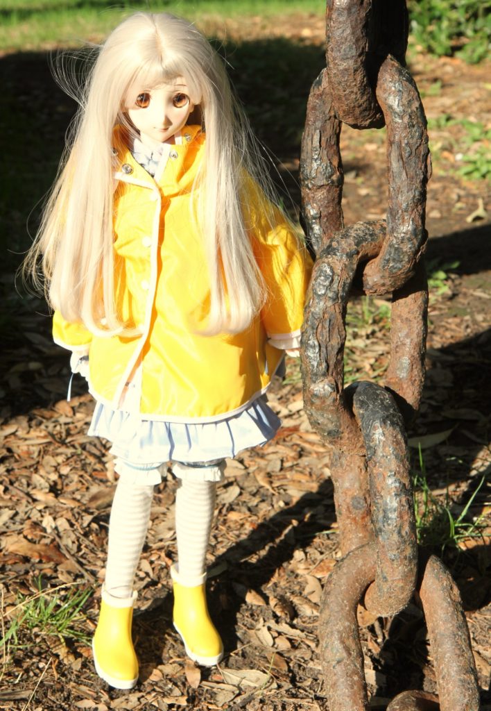 Dollfie Dream BJD outside exploring her environment