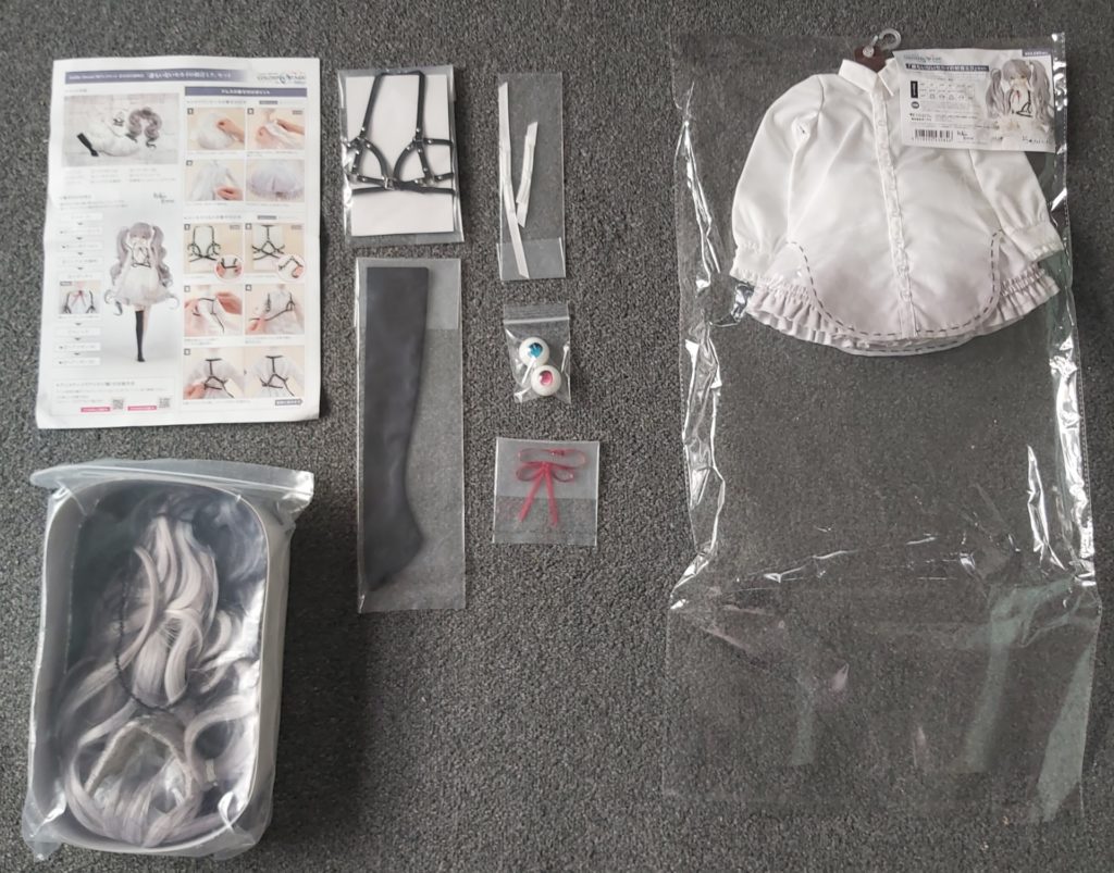 Unboxing the Dollfie Dream Hatsune Miku Empty Sekai outfit set
