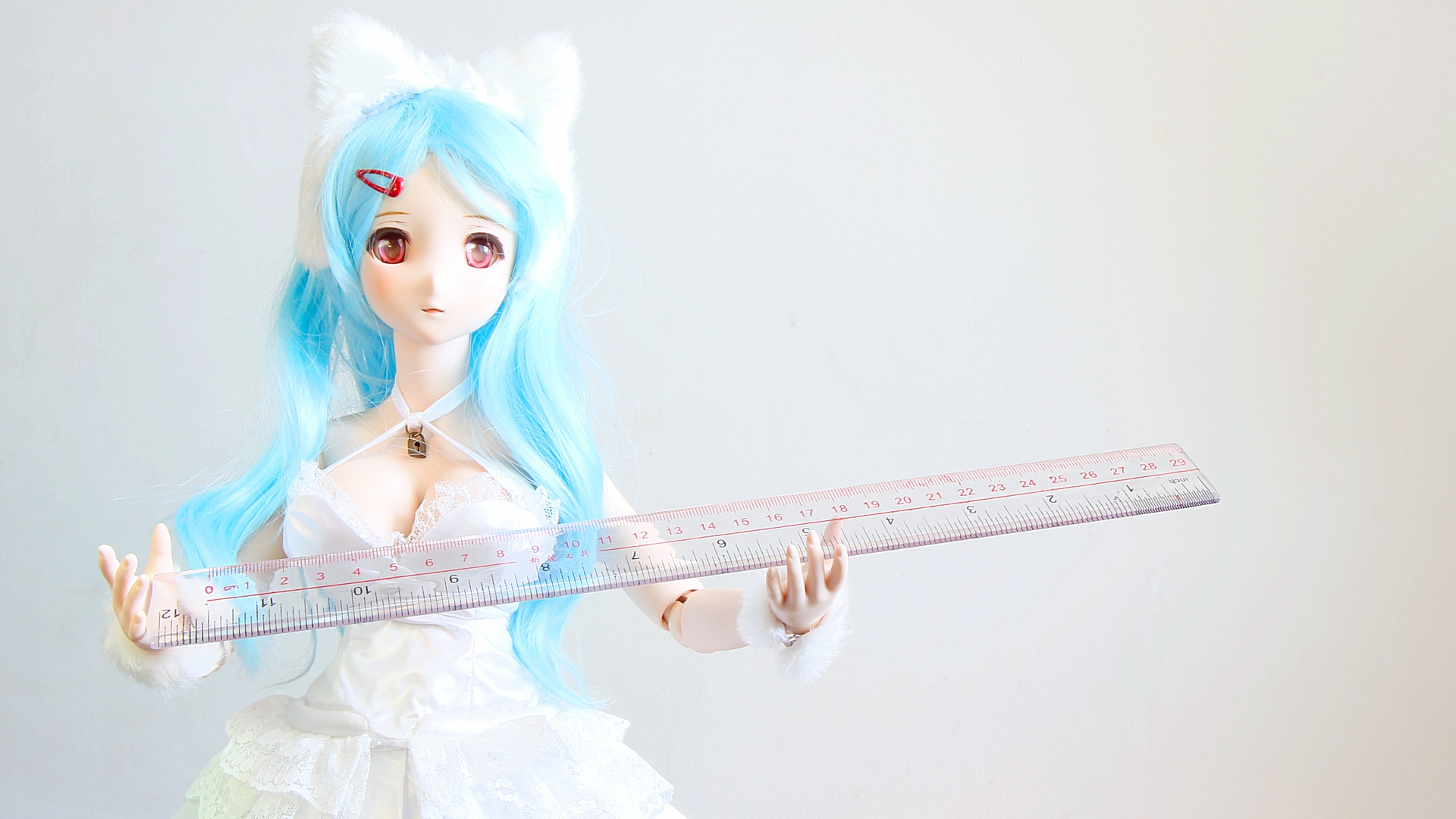How Tall Are Dollfie Dream Dolls and How Much Do They Weigh?