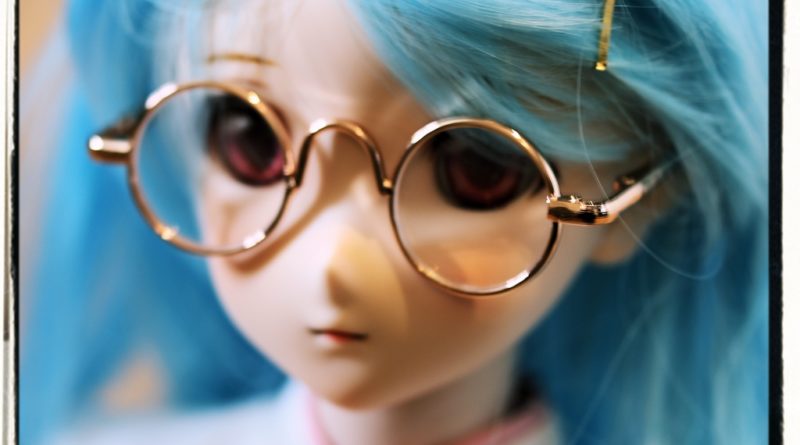 Dollfie Dream Towa wearing spectacles